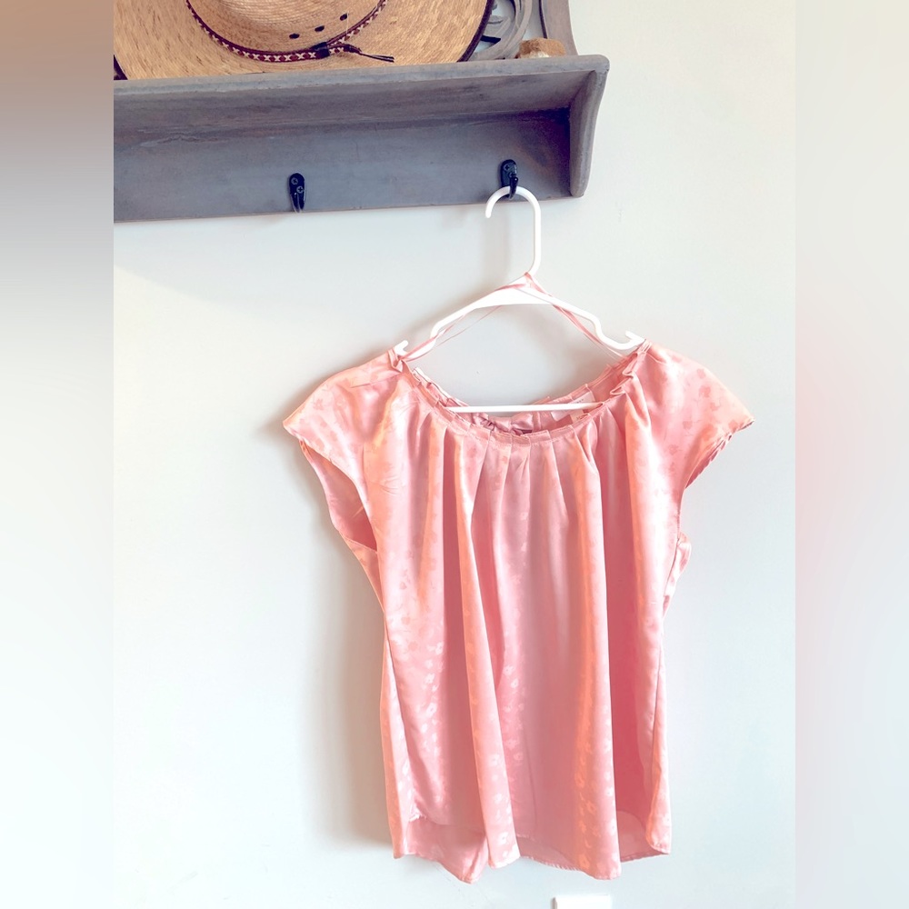 NWT LC Lauren Conrad Sleeveless Blouse with Pleat Neck Top Bonita Peach Women’s